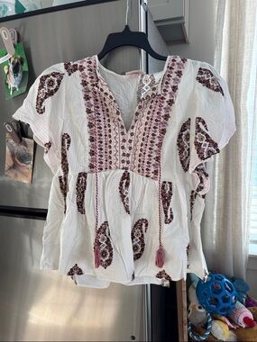 Knox Rose White Peasant Blouse with Pink Paisley Embroidery